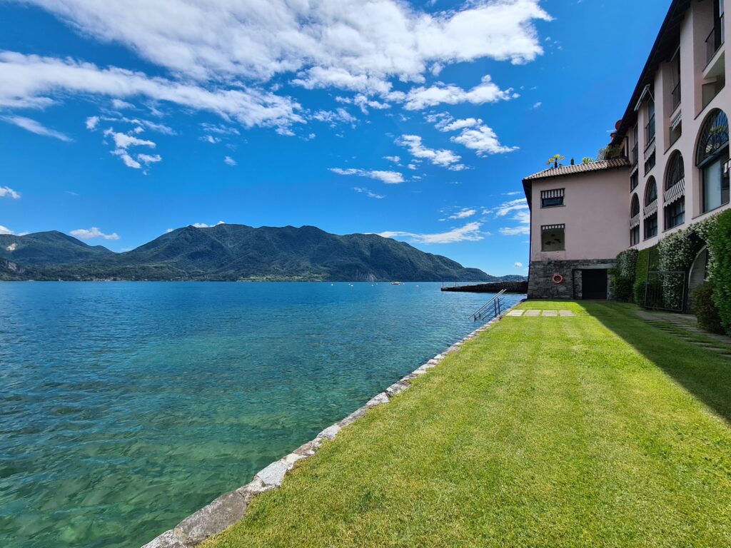 Ferienwohnung direkt am See Lago Maggiore Ghiffa Appartement billig 4 Personen günstig