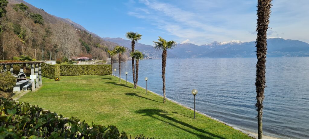 Grillplatz Ferienwohnung direkt am See Lago Maggiore Ghiffa Appartement billig 4 Personen günstig