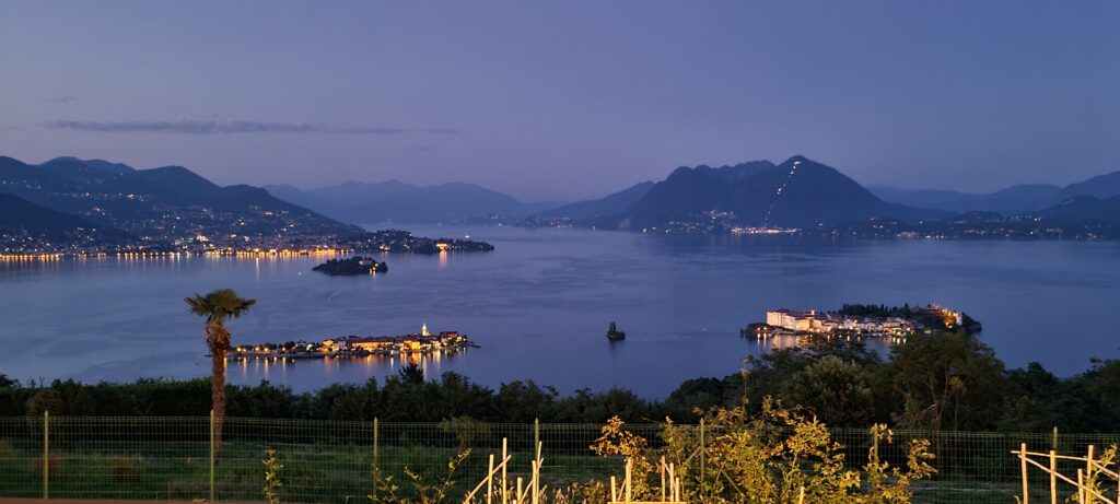 Isola Bella Ferienwohnung direkt am See Lago Maggiore Ghiffa Appartement billig 4 Personen günstig