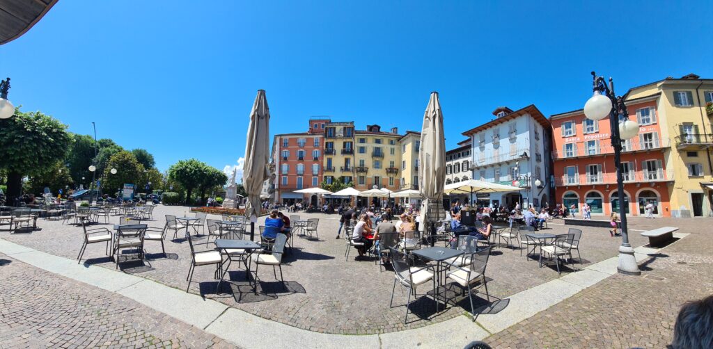 Verbania Piazza Ferienwohnung direkt am See Lago Maggiore Ghiffa Appartement billig 4 Personen günstig