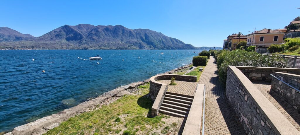 Spazierweg Ferienwohnung direkt am See Lago Maggiore Ghiffa Appartement billig 4 Personen günstig