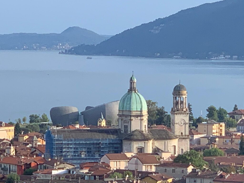 Verbania Ferienwohnung direkt am See Lago Maggiore Ghiffa Appartement billig 4 Personen günstig