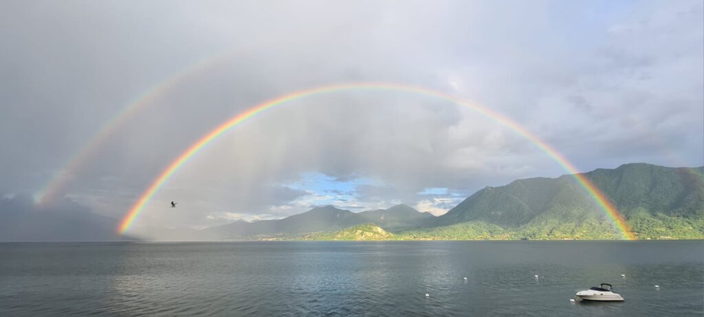 Regenbogen Ferienwohnung direkt am See Lago Maggiore Ghiffa Appartement billig 4 Personen günstig